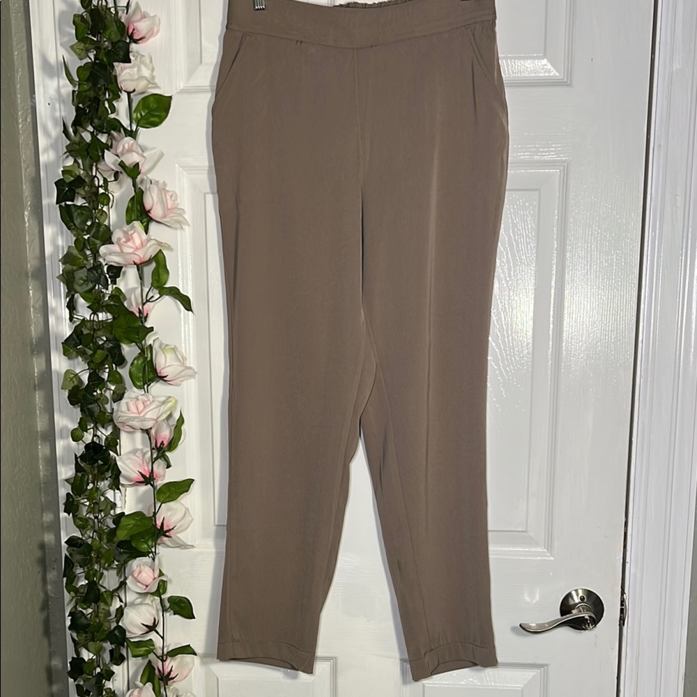 ✨Max Studio Women's Tan Pants